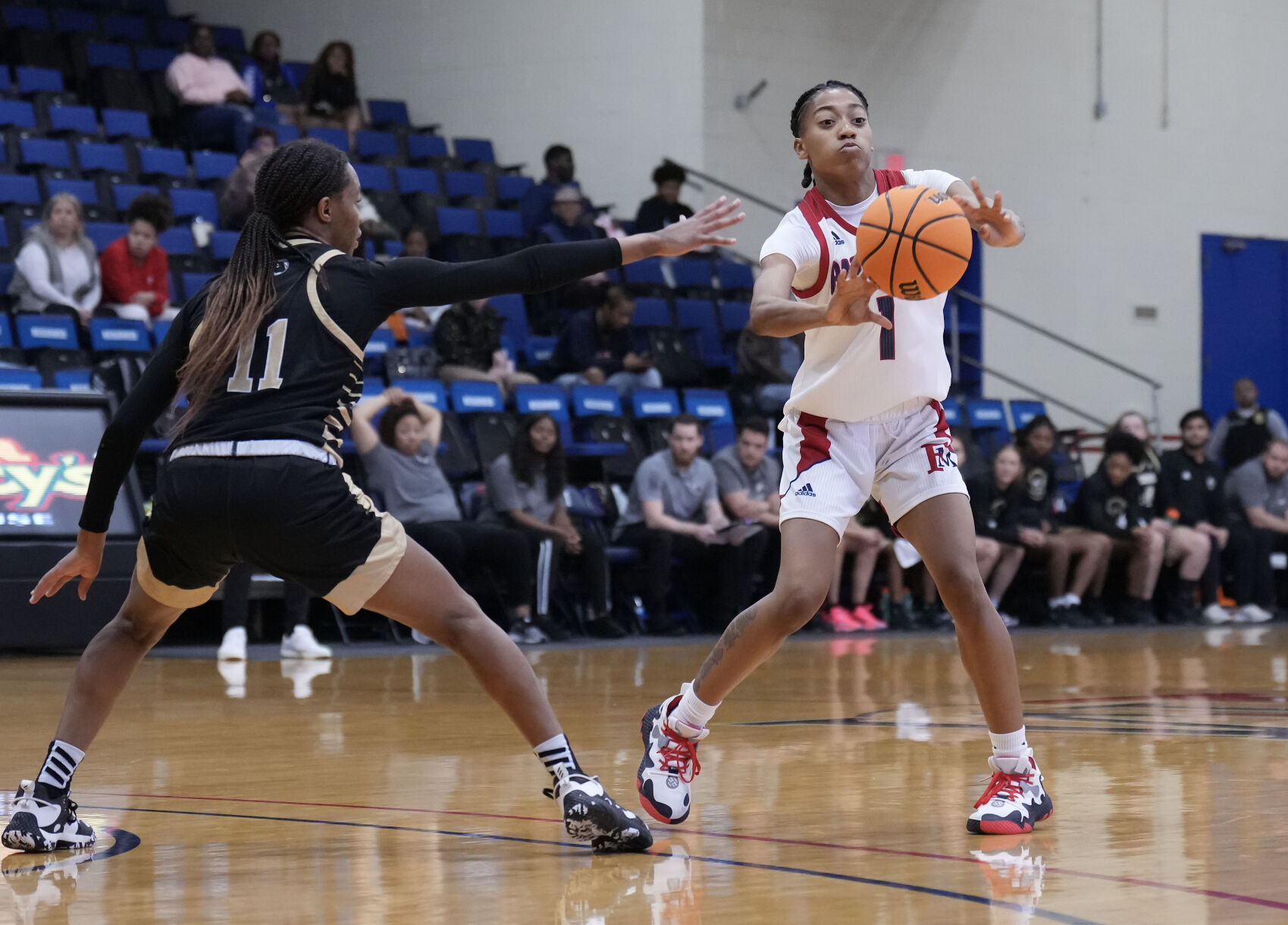 2023DLY0498FMU-UNCP230121.jpg